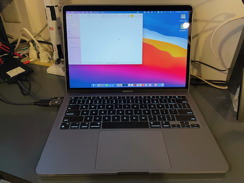 Apple M1チップ搭載の全く新しい13インチMacBook Air – スペースグレイが我が家に届きました！ | THE POOH FILES